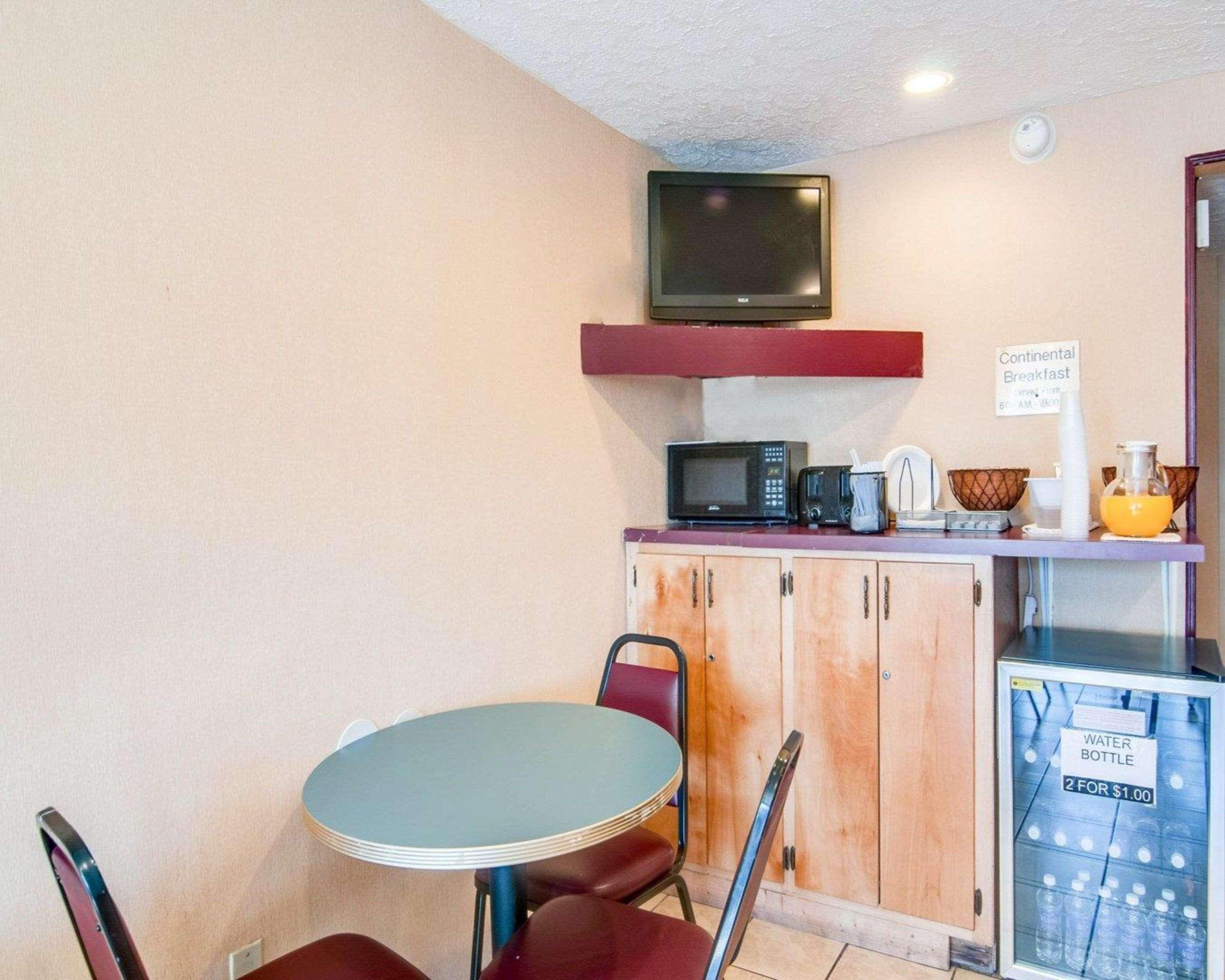 Rodeway Inn Galax Highway 58 Exterior foto